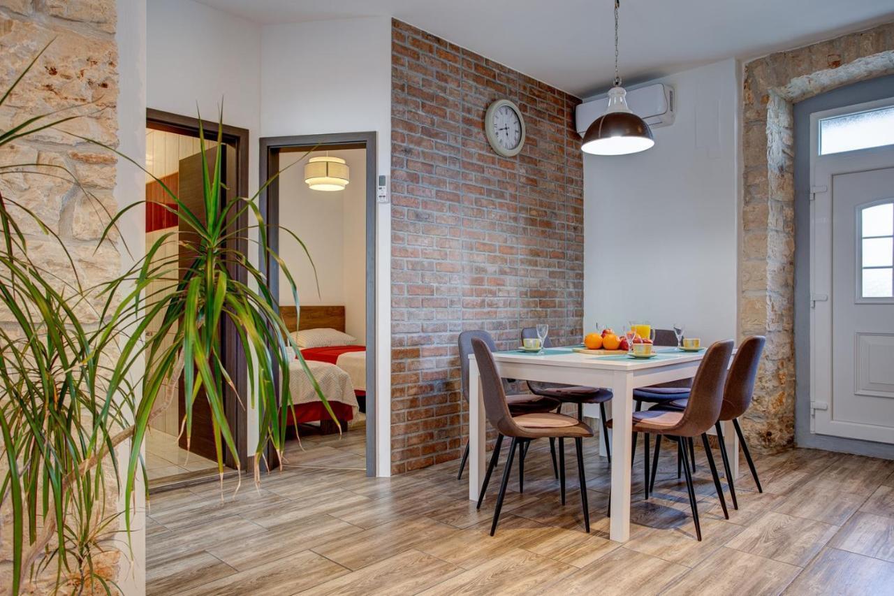 Apartment Laura With Terrace Vodnjan Exterior foto